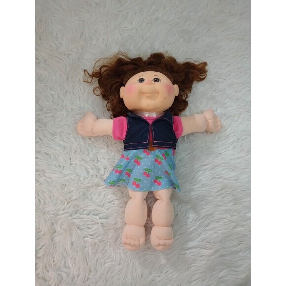 2015 / 2016 Cabbage Patch Kid Brown Hair Brown Eyes Female WCT-53K - Picture 3 of 13